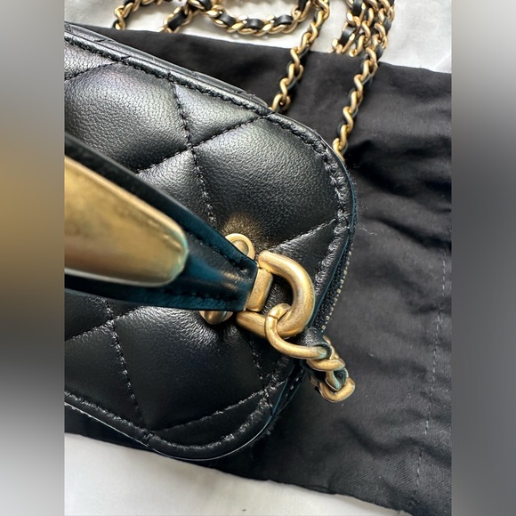 Authentic Chanel Trendy CC leather crossbody bag( hard to buy) - Picture 6 of 9